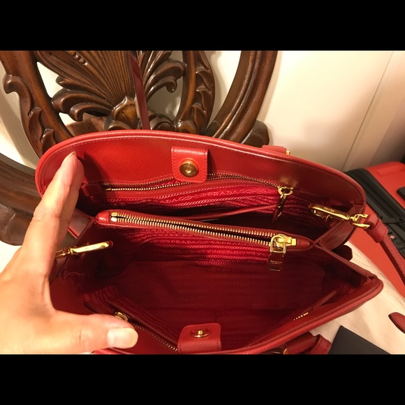 Prada saffiano red - Picture 6 of 8